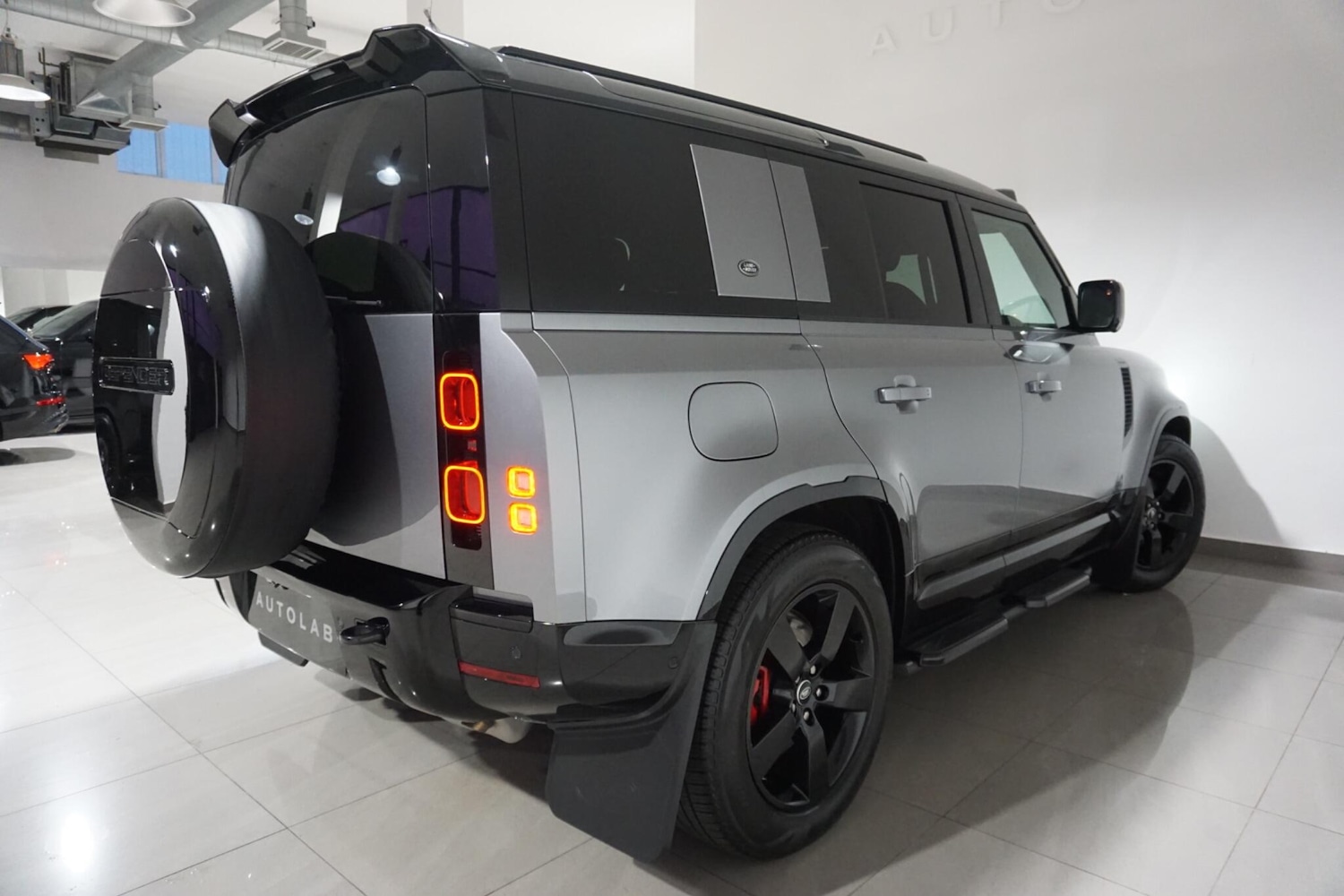 Used Land Rover Defender 110 for sale - 76476476: Photo 29