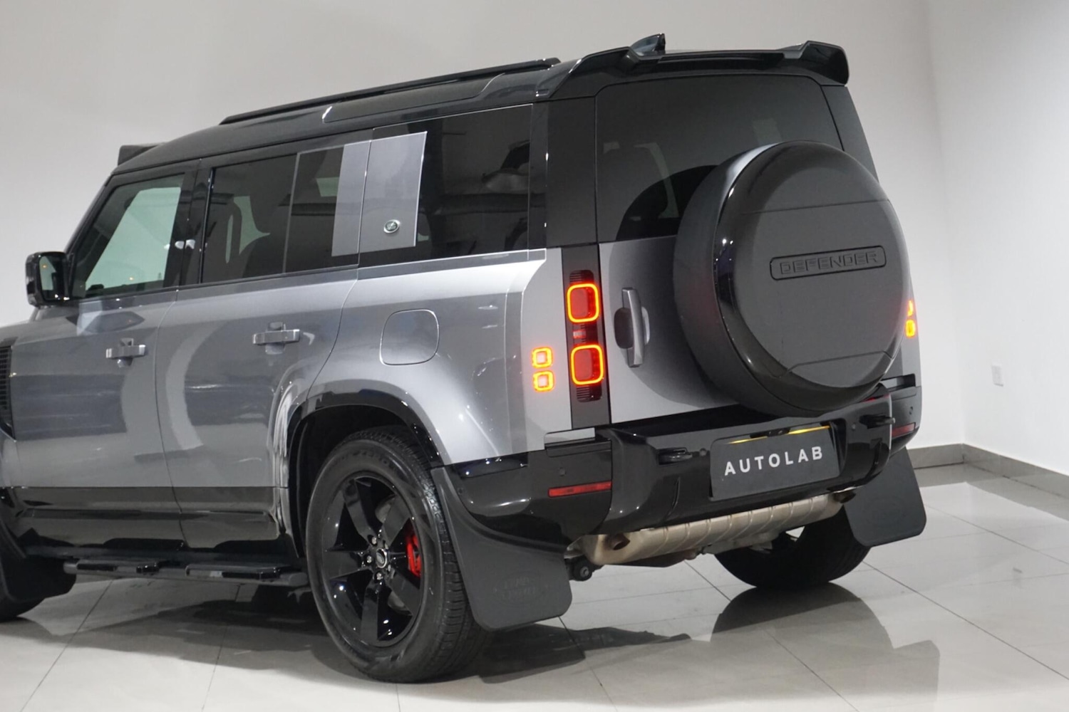 Used Land Rover Defender 110 for sale - 76476476: Photo 42