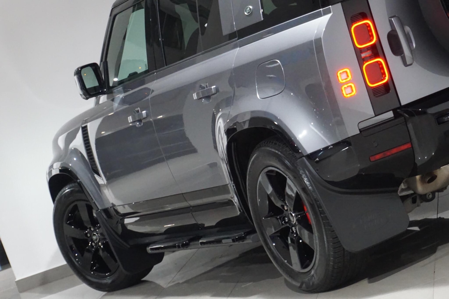 Used Land Rover Defender 110 for sale - 76476476: Photo 44