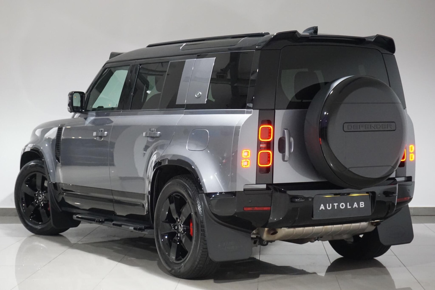 Used Land Rover Defender 110 for sale - 76476476: Photo 6