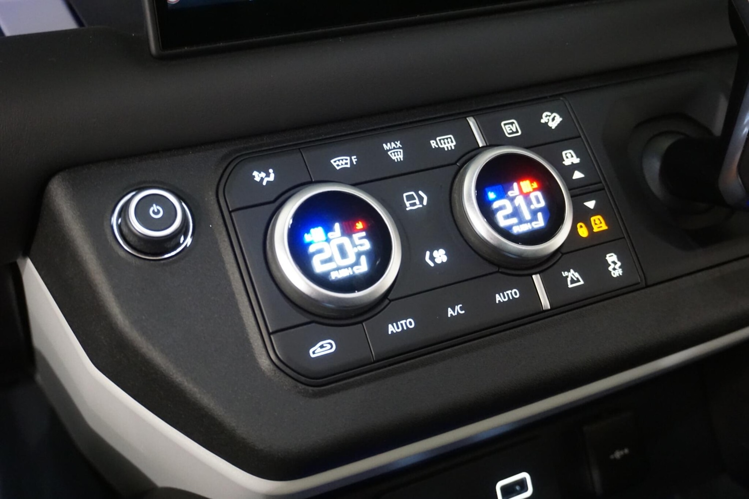 Used Land Rover Defender 110 for sale - 76476476: Photo 64