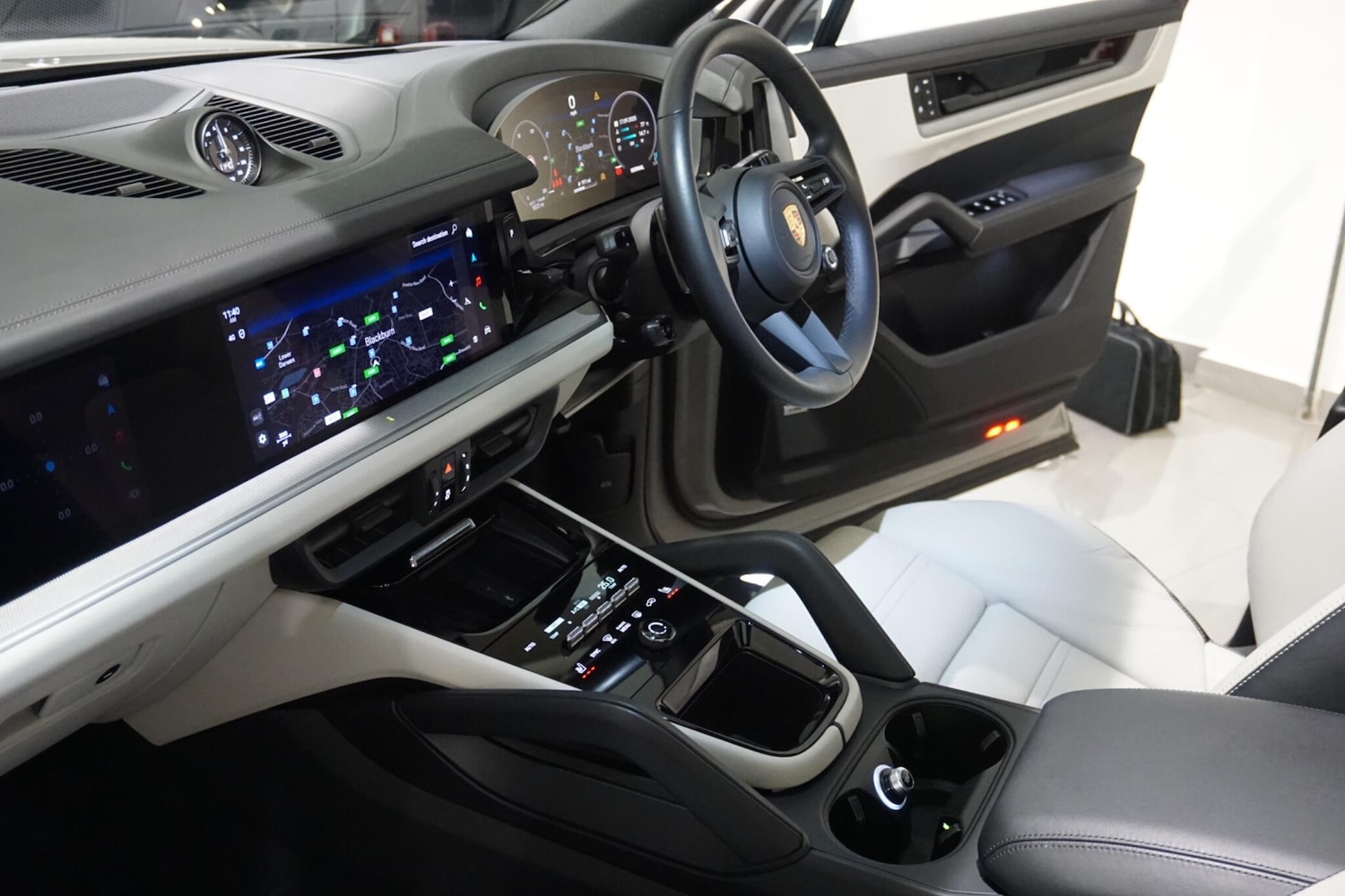 Used Porsche Cayenne 2023 for sale - 76988210: Photo 56