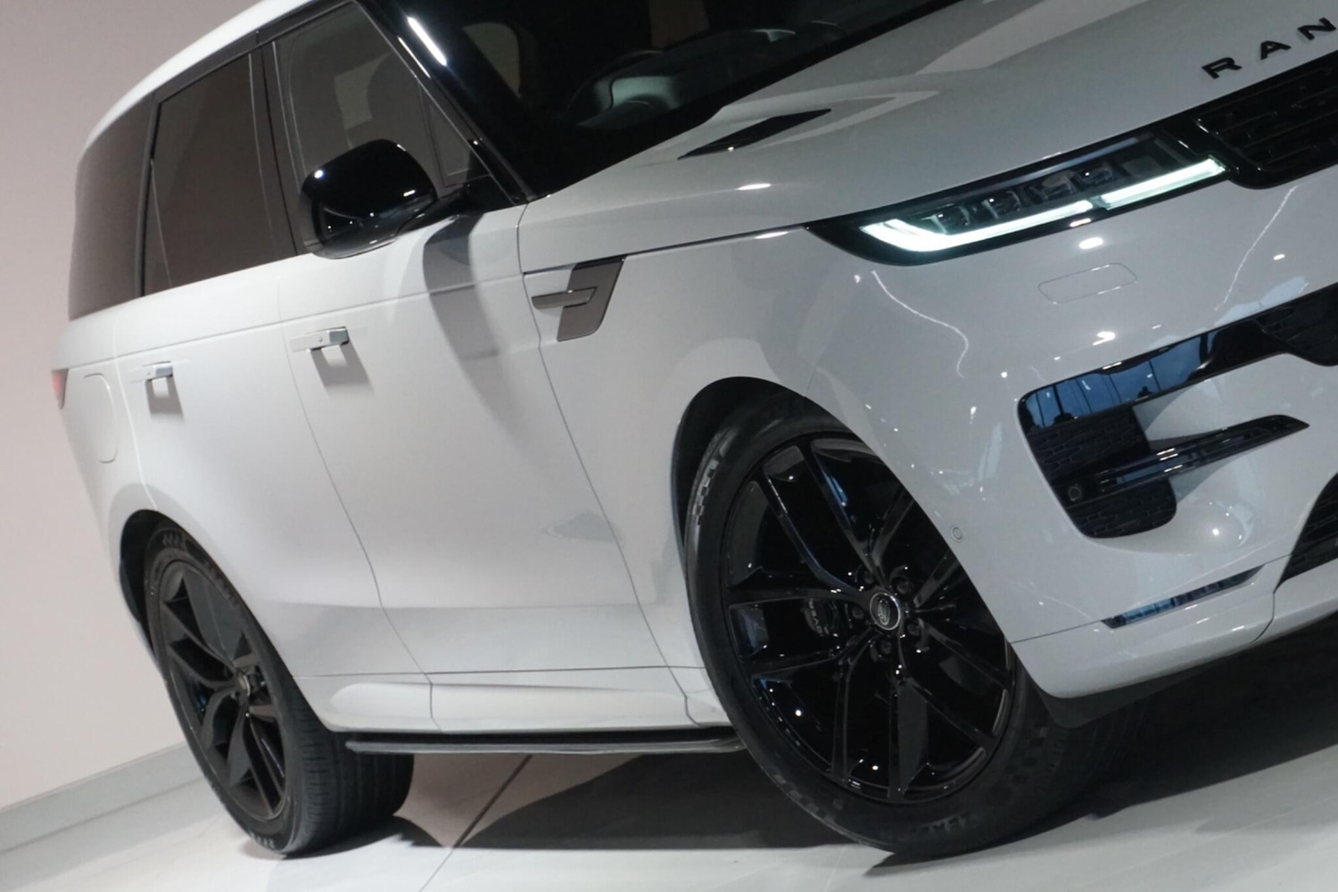 Used Land Rover Range Rover Sport 2023 for sale - 77440122: Photo 44