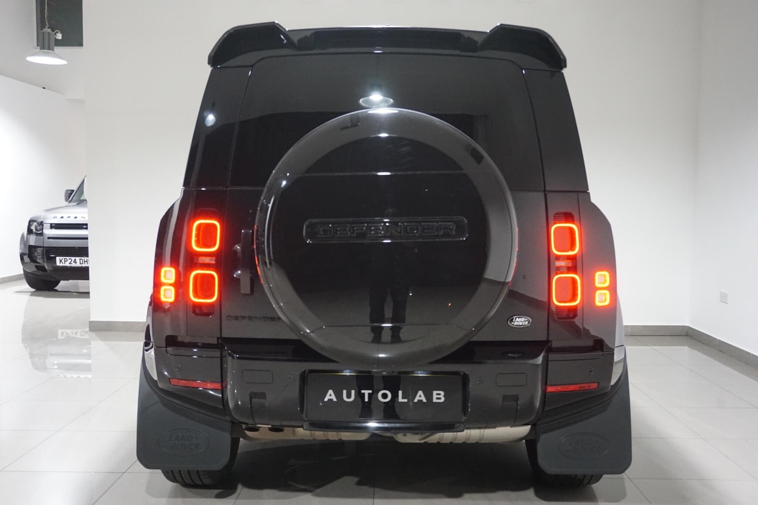 Used Land Rover Defender 90 2022 for sale - 76360526: Photo 18