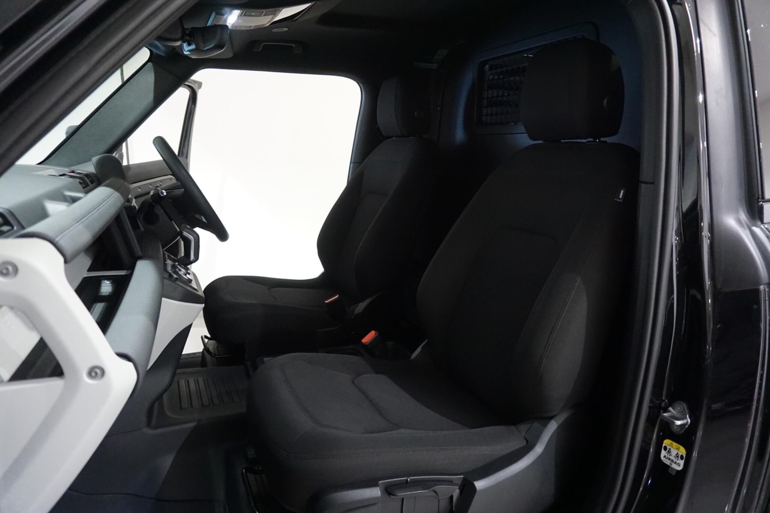 Used Land Rover Defender 90 2022 for sale - 76360526: Photo 44