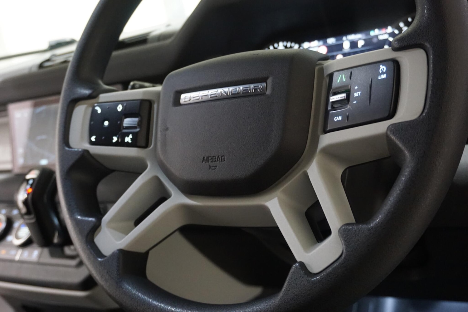 Used Land Rover Defender 90 2022 for sale - 76360526: Photo 47