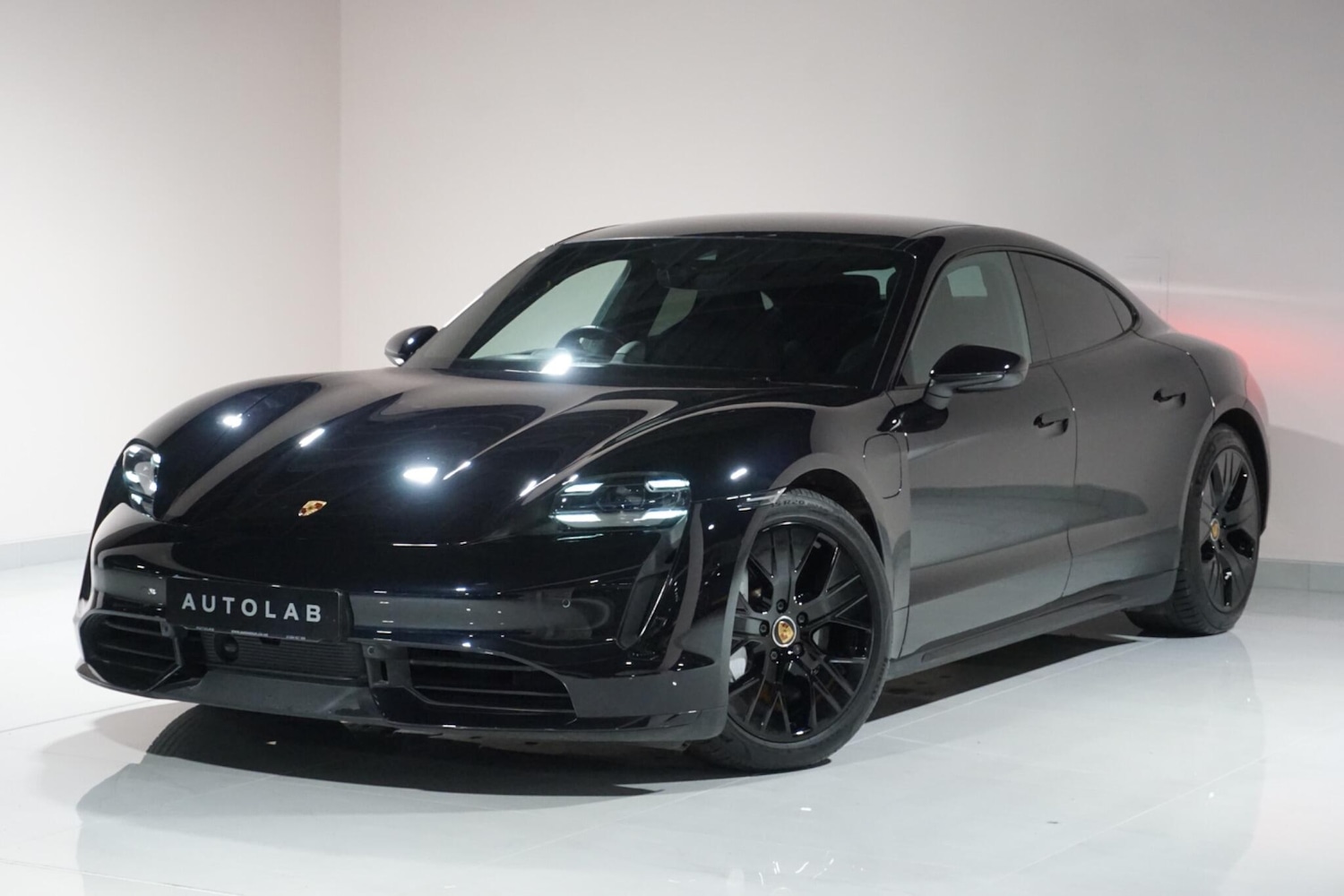 Used Porsche Taycan 2020 for sale - 77144400: Photo 20