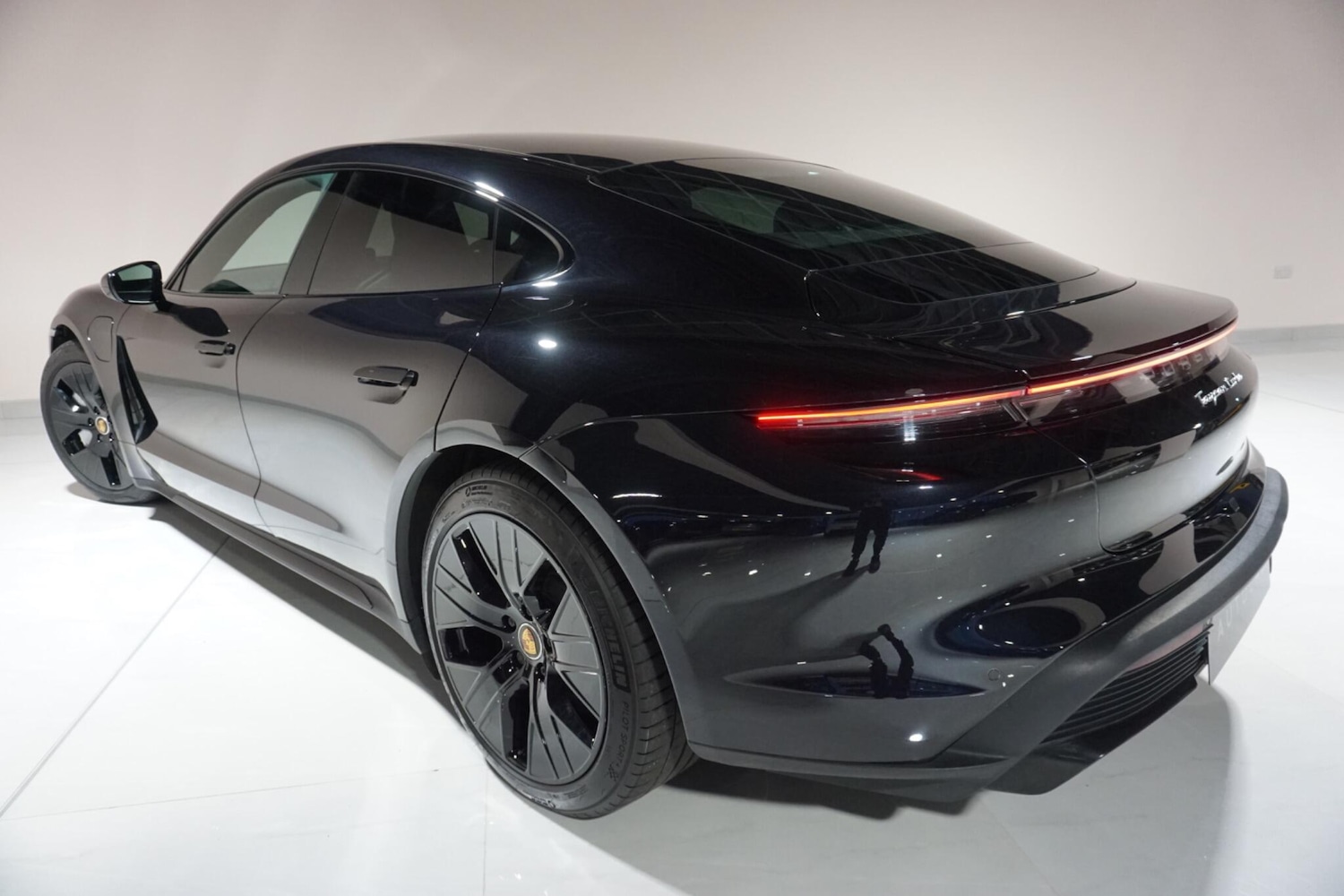 Used Porsche Taycan 2020 for sale - 77144400: Photo 25