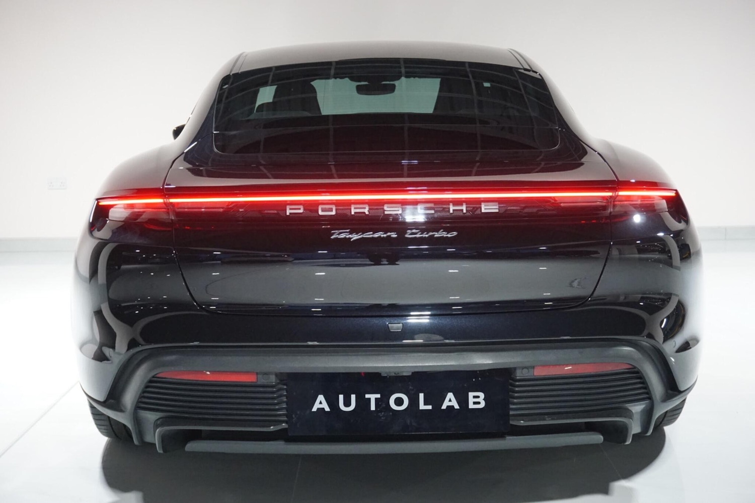 Used Porsche Taycan 2020 for sale - 77144400: Photo 26