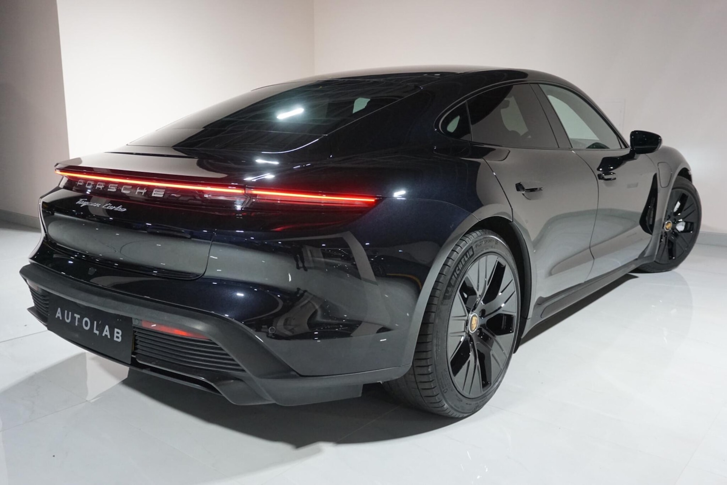 Used Porsche Taycan 2020 for sale - 77144400: Photo 27