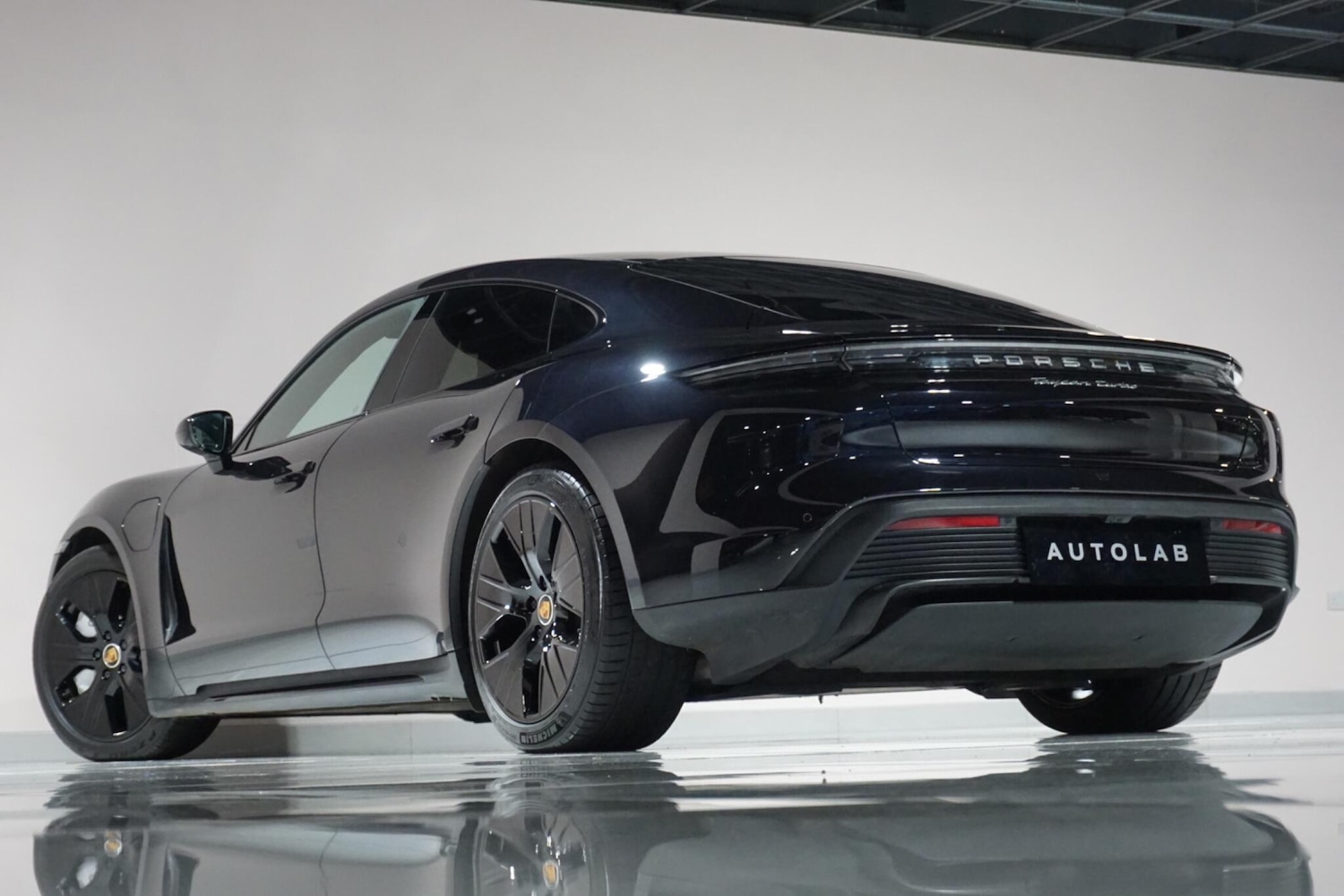 Used Porsche Taycan 2020 for sale - 77144400: Photo 29