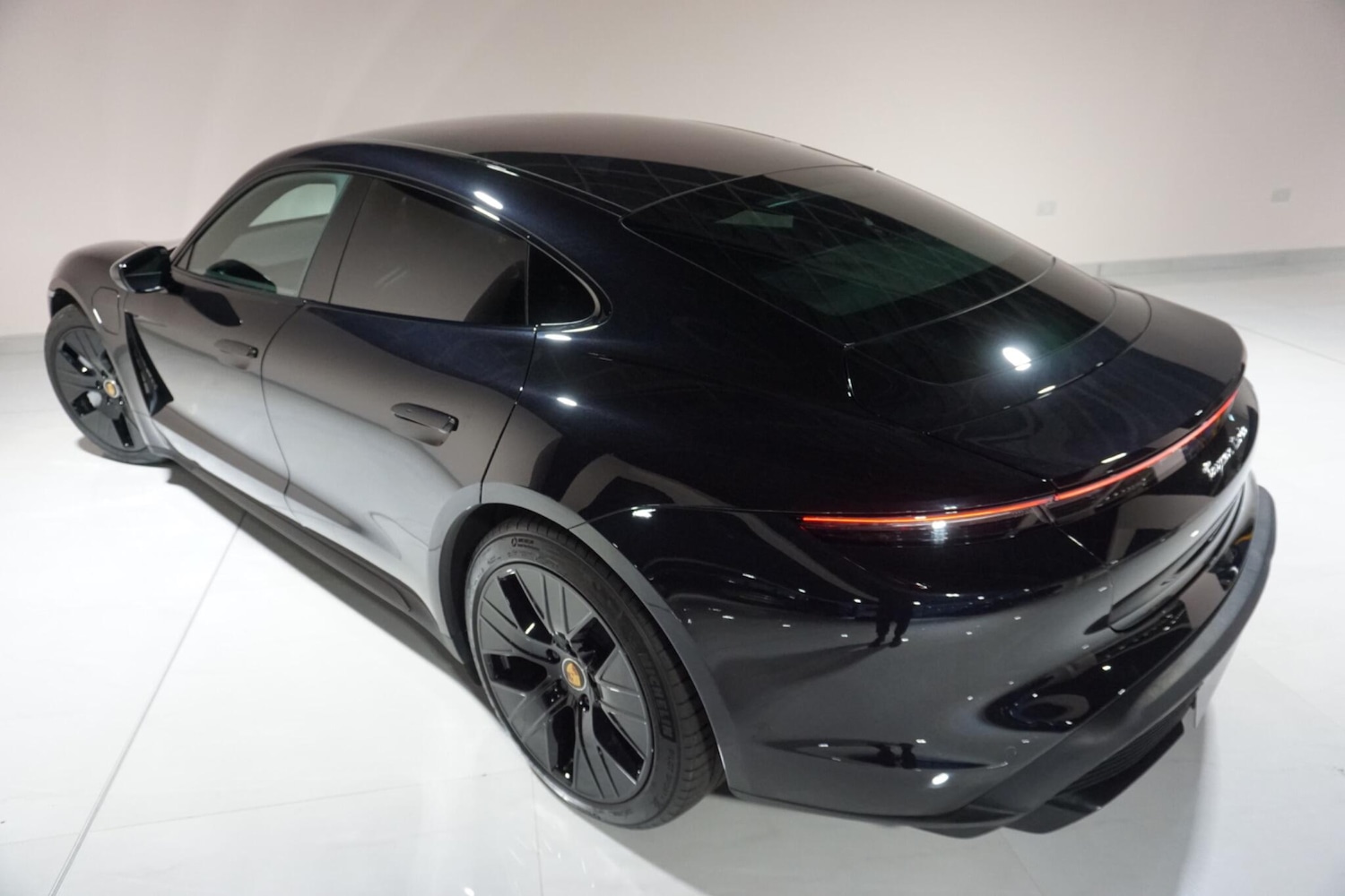 Used Porsche Taycan 2020 for sale - 77144400: Photo 36