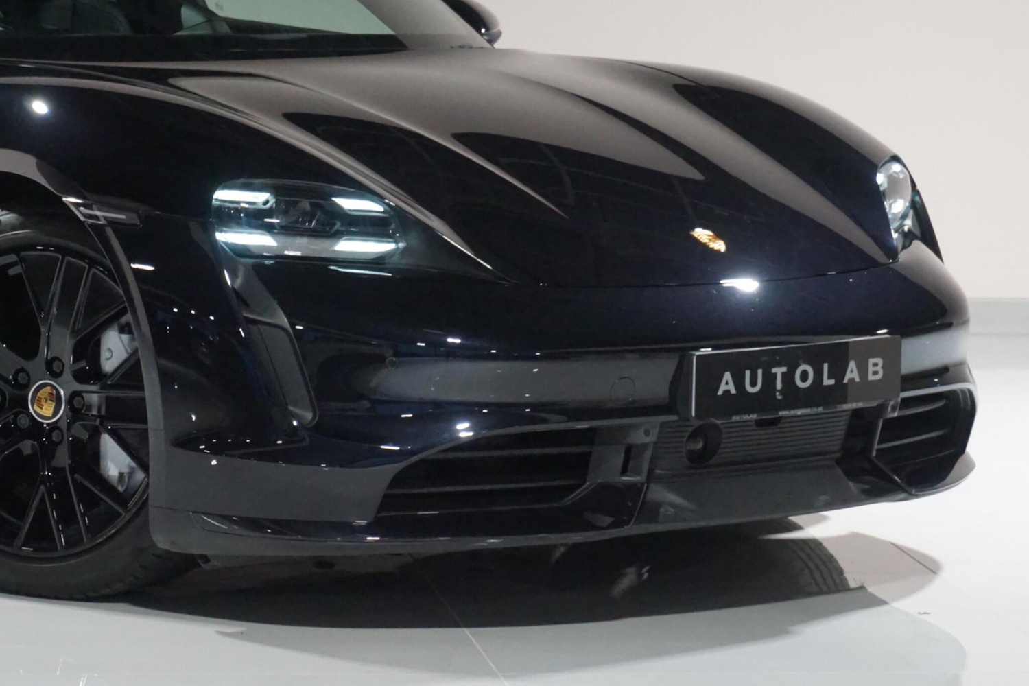 Used Porsche Taycan 2020 for sale - 77144400: Photo 43