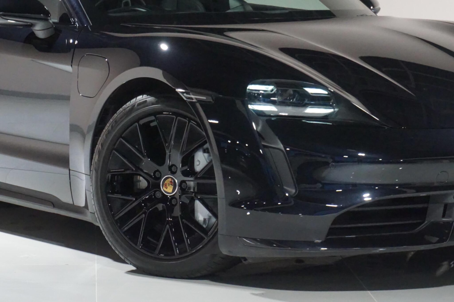 Used Porsche Taycan 2020 for sale - 77144400: Photo 45