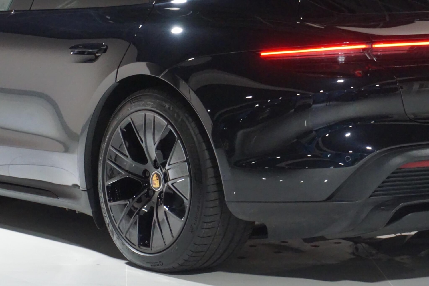 Used Porsche Taycan 2020 for sale - 77144400: Photo 46