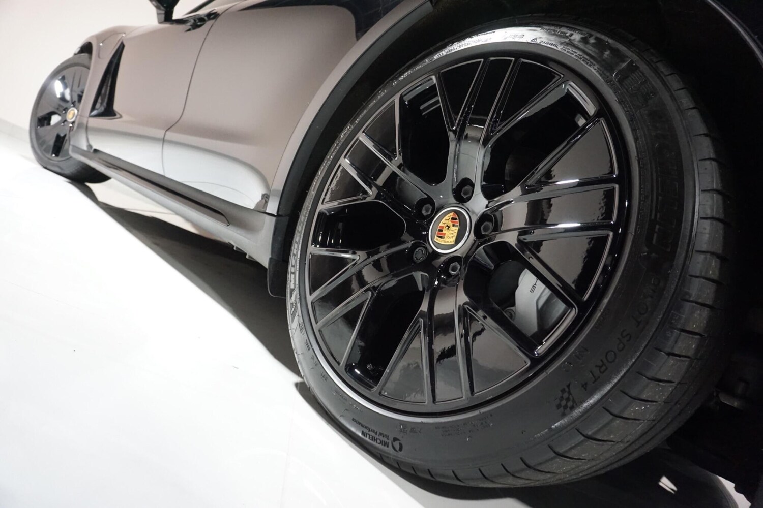 Used Porsche Taycan 2020 for sale - 77144400: Photo 51