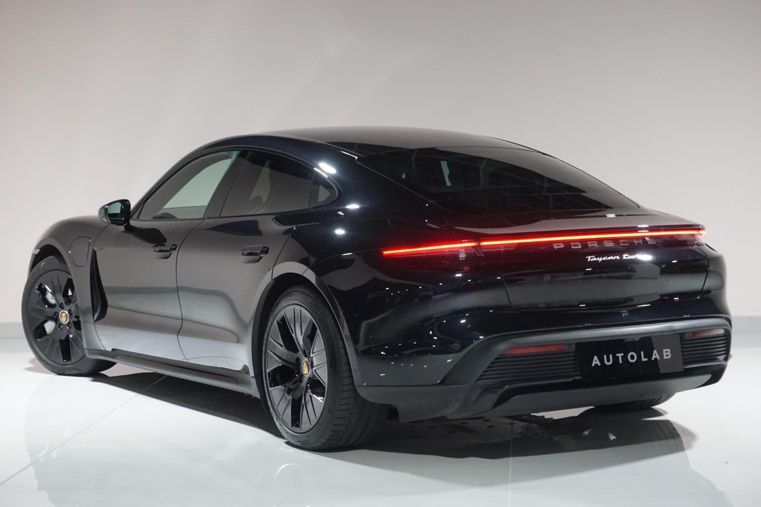 Used Porsche Taycan 2020 for sale - 77144400: Photo 6