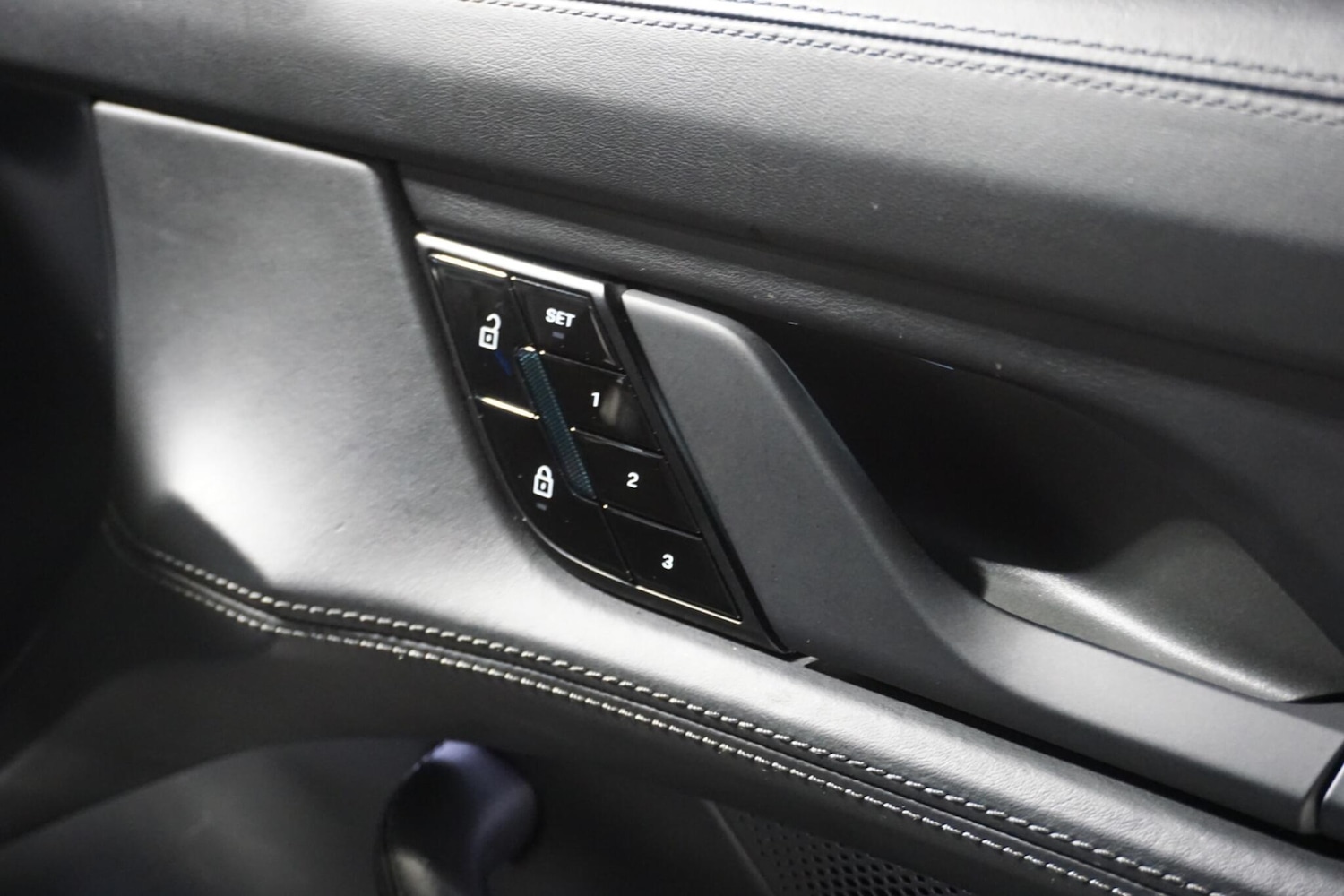 Used Porsche Taycan 2020 for sale - 77144400: Photo 69