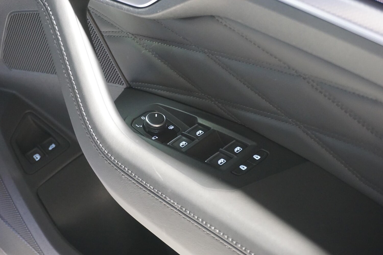 Used Volkswagen Touareg for sale - 77671318: Photo 73