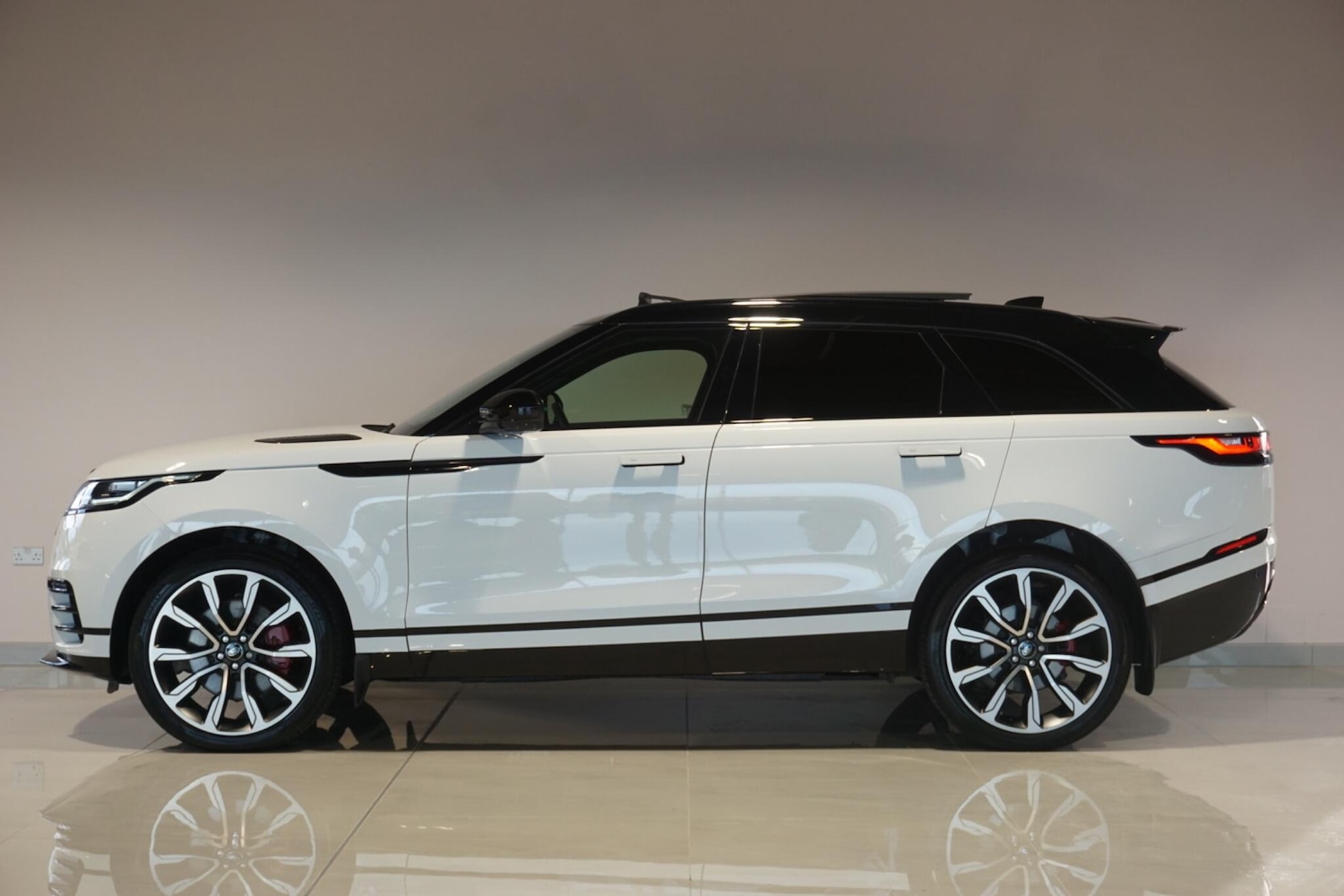 Used Land Rover Range Rover Velar 2023 for sale - 76913821: Photo 33
