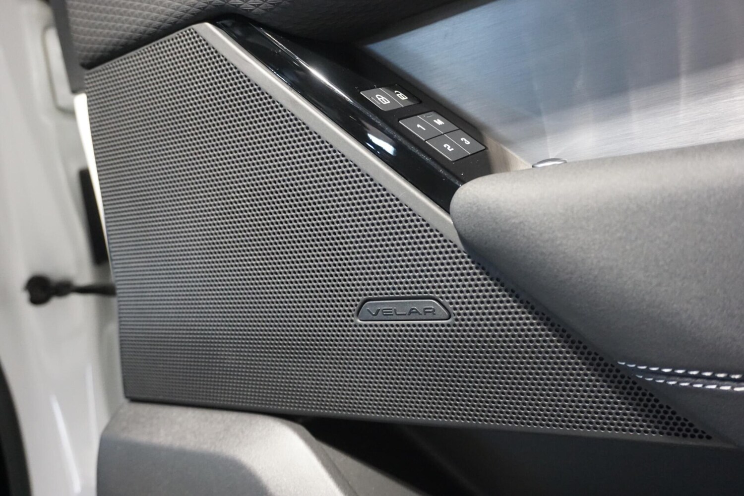 Used Land Rover Range Rover Velar 2023 for sale - 76913821: Photo 65