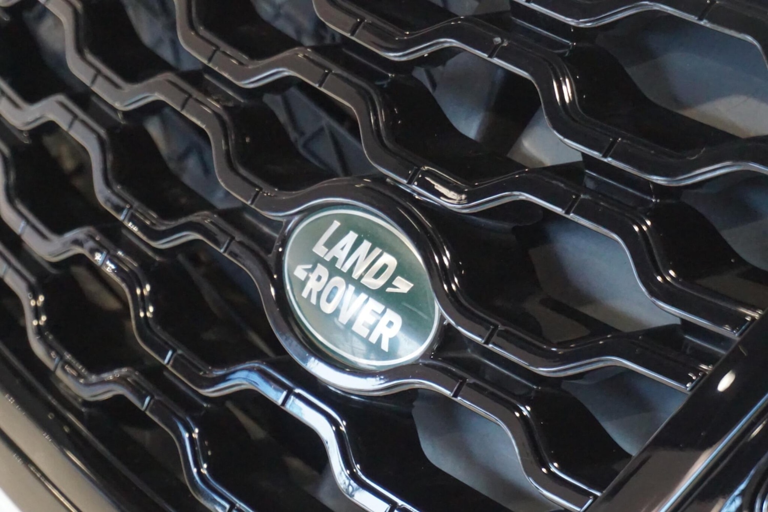 Used Land Rover Range Rover Velar 2023 for sale - 76913821: Photo 76