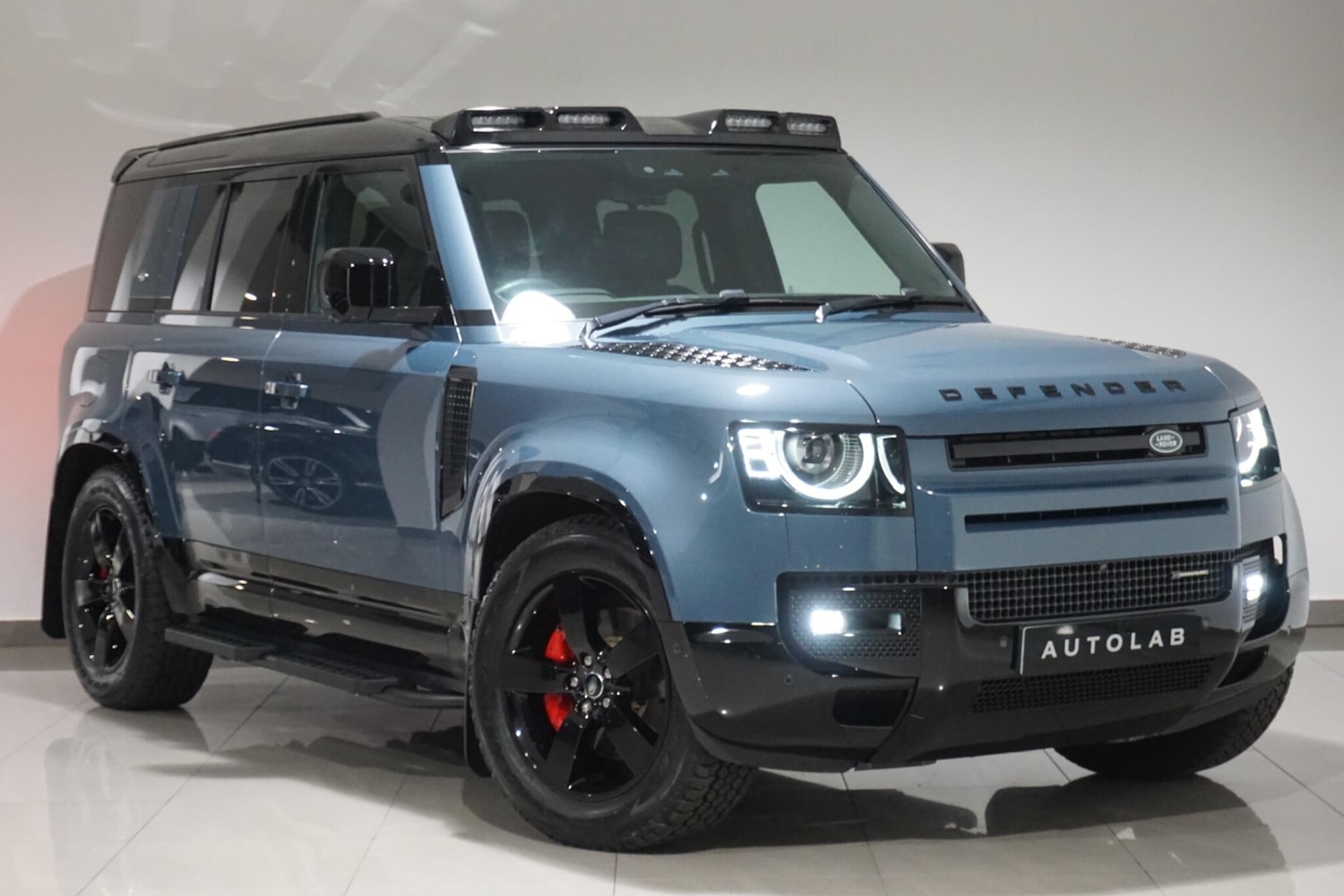 Used Land Rover Defender 110 for sale - 76476479: Photo 1