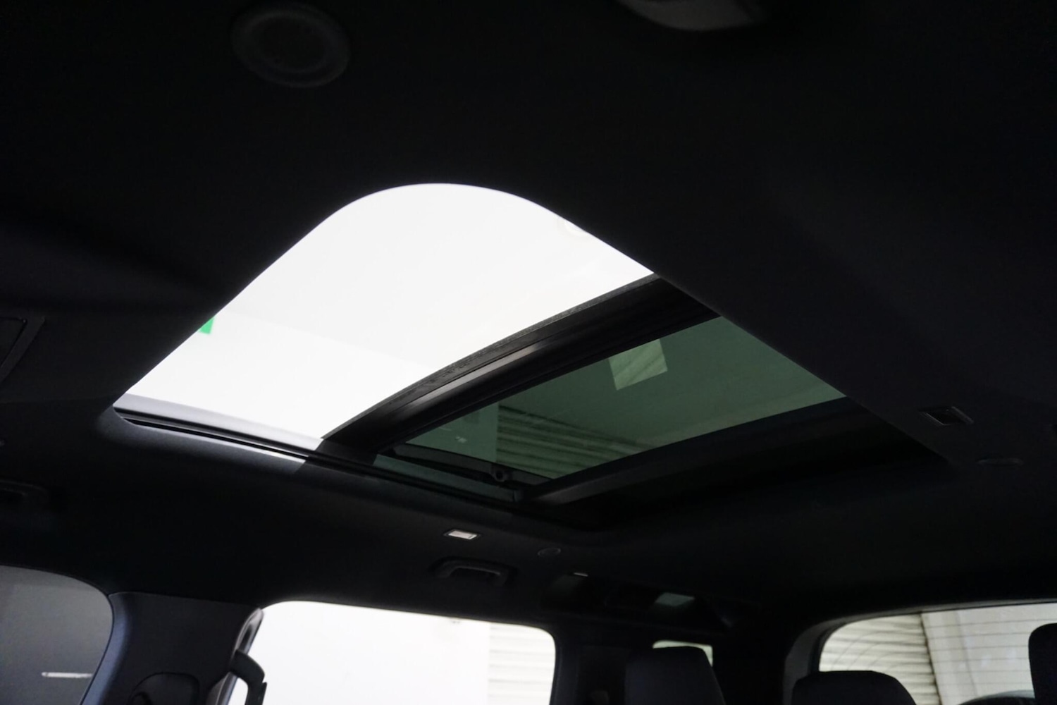 Used Land Rover Defender 110 for sale - 76476479: Photo 12