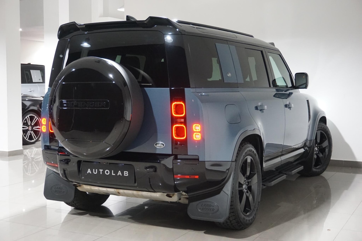 Used Land Rover Defender 110 for sale - 76476479: Photo 24