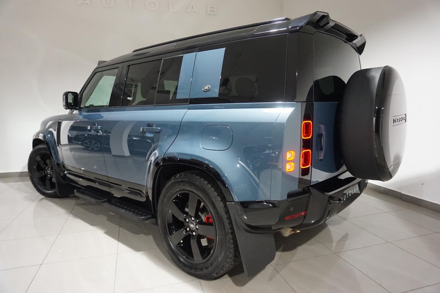 Used Land Rover Defender 110 for sale - 76476479: Photo 28