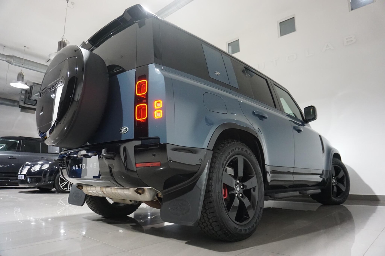 Used Land Rover Defender 110 for sale - 76476479: Photo 34