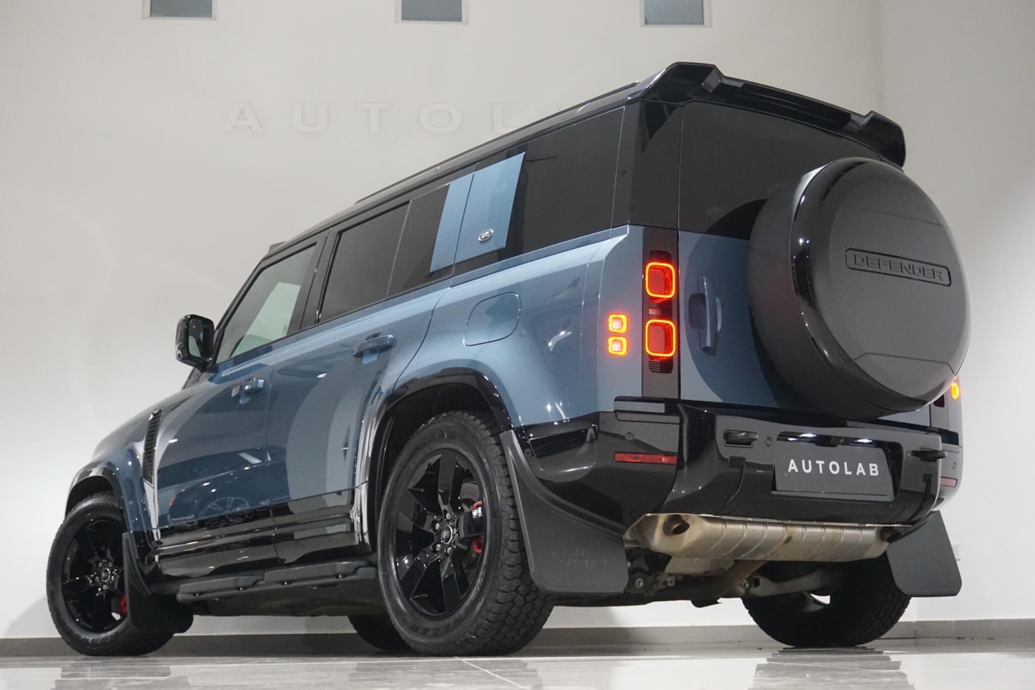 Used Land Rover Defender 110 for sale - 76476479: Photo 37