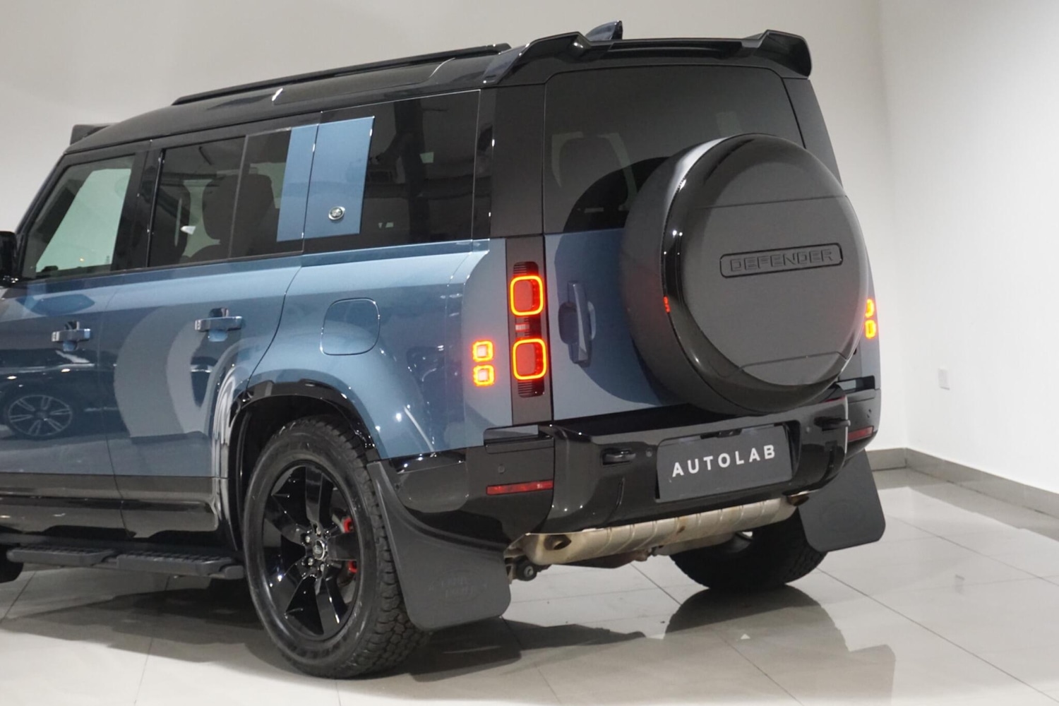 Used Land Rover Defender 110 for sale - 76476479: Photo 43