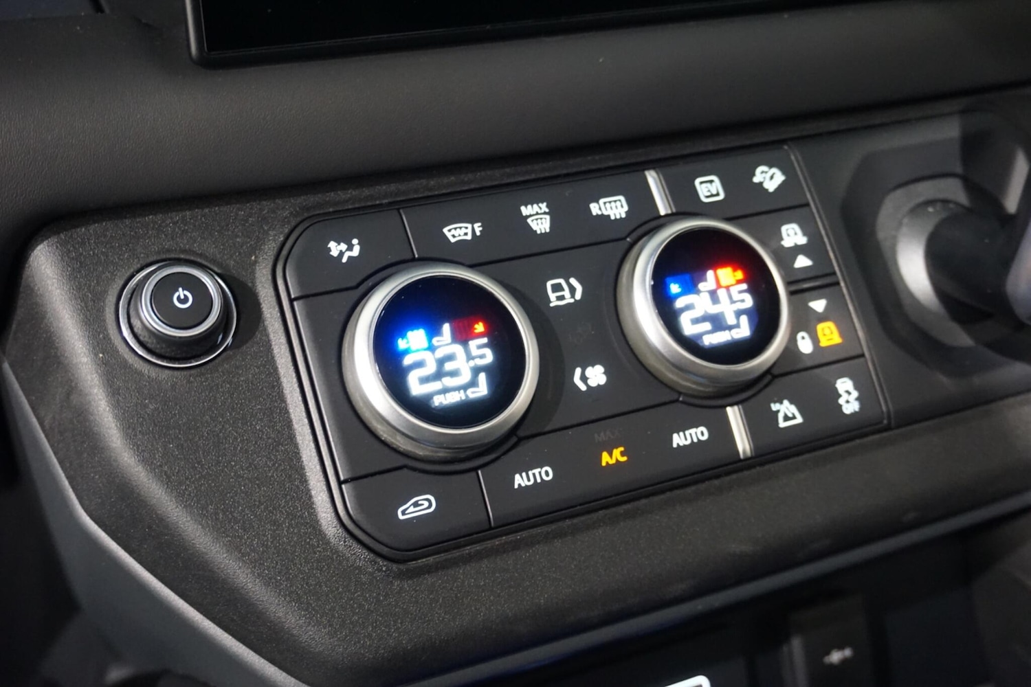 Used Land Rover Defender 110 for sale - 76476479: Photo 65