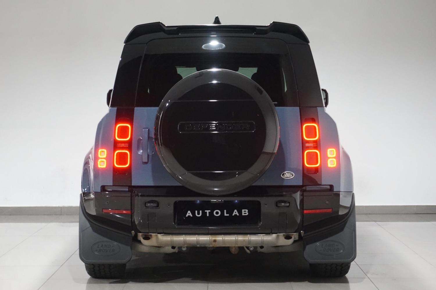 Used Land Rover Defender 110 for sale - 76476479: Photo 8