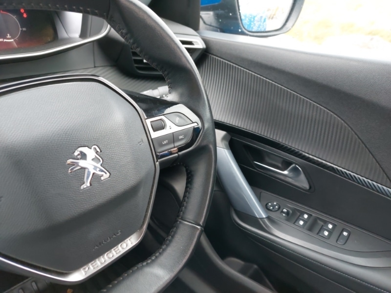 Used Peugeot 2008 2021 for sale - 76484132: Photo 10