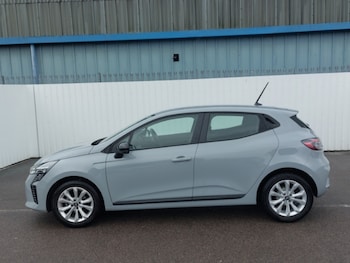 Used Renault Clio 2025 for sale - 79427933: Photo