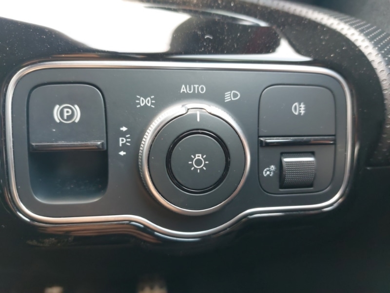 Used Mercedes-Benz A-Class 2018 for sale - 77777323: Photo 16