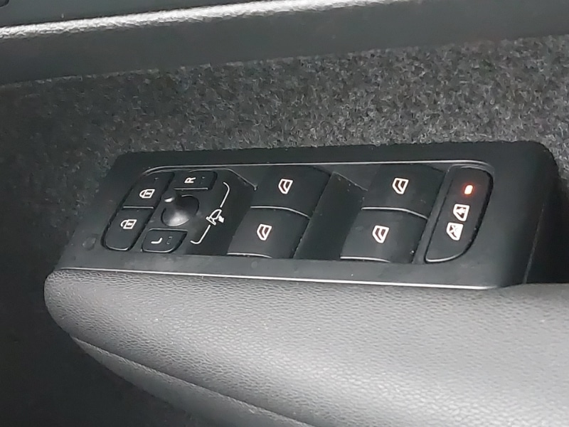 Used Volvo XC40 2024 for sale - 76920222: Photo 13