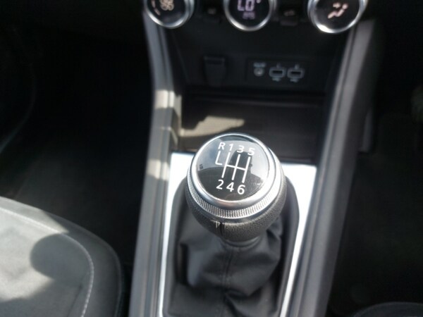 Used Renault Captur 2021 for sale - 75640882: Photo 19