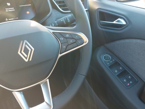 Used Renault Clio 2025 for sale - 76246460: Photo 10