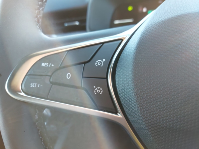 Used Renault Clio 2025 for sale - 76885345: Photo 14