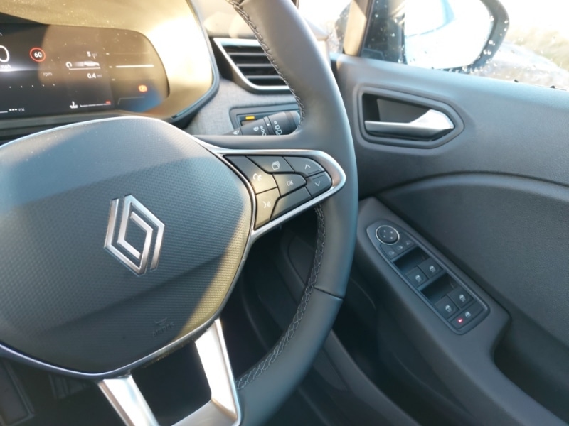 Used Renault Clio 2025 for sale - 76885347: Photo 10