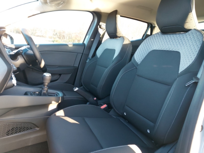 Used Renault Clio 2025 for sale - 76885347: Photo 5