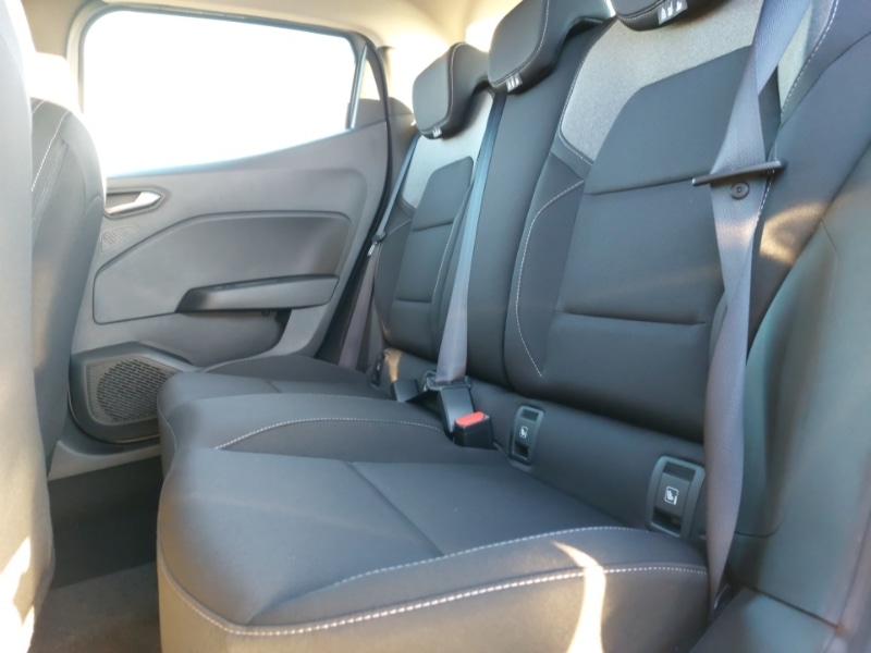 Used Renault Clio 2025 for sale - 76885347: Photo 6