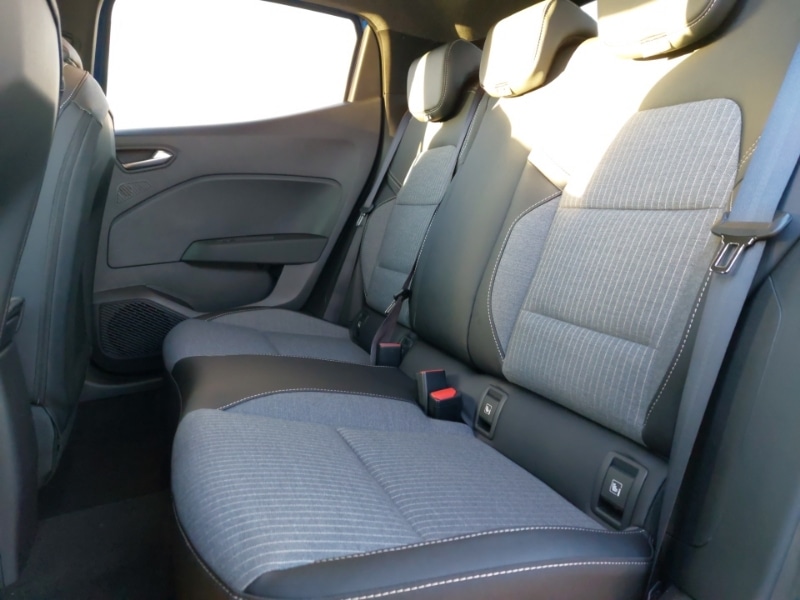 Used Renault Clio 2025 for sale - 76885352: Photo 6