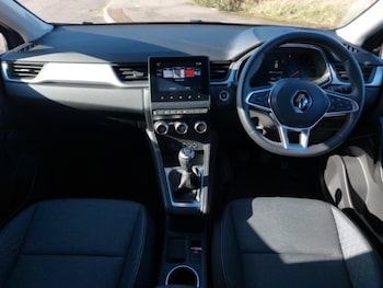 Used Renault Captur 2022 for sale - 76103564: Photo
