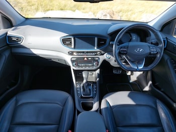 Used Hyundai IONIQ 2017 for sale - 76130143: Photo
