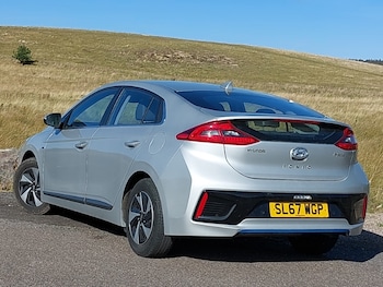 Used Hyundai IONIQ 2017 for sale - 76130143: Photo