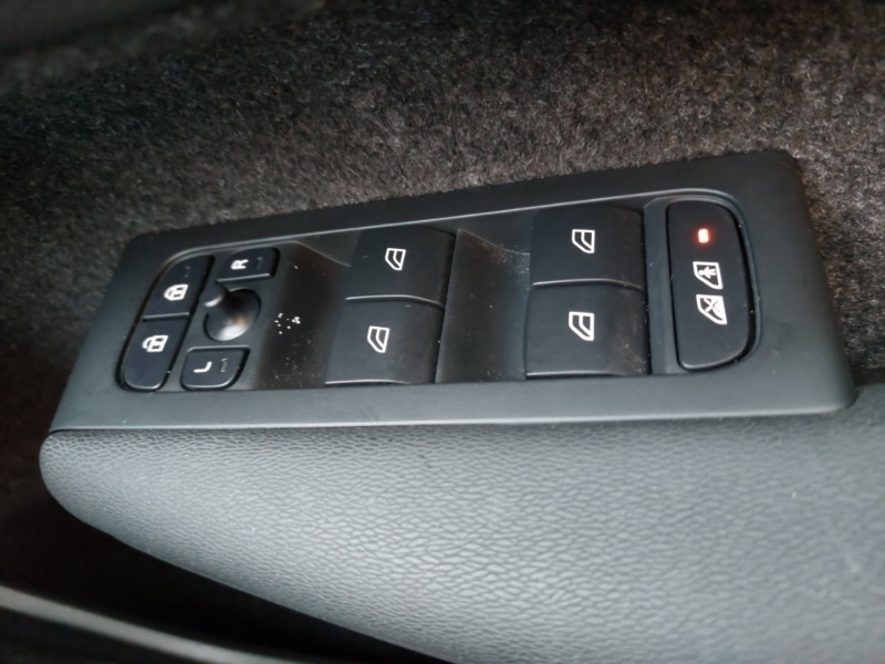 Used Volvo XC40 2024 for sale - 76911660: Photo 13